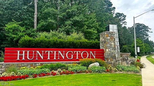 1429 Waltham Ln, Newport News — photo