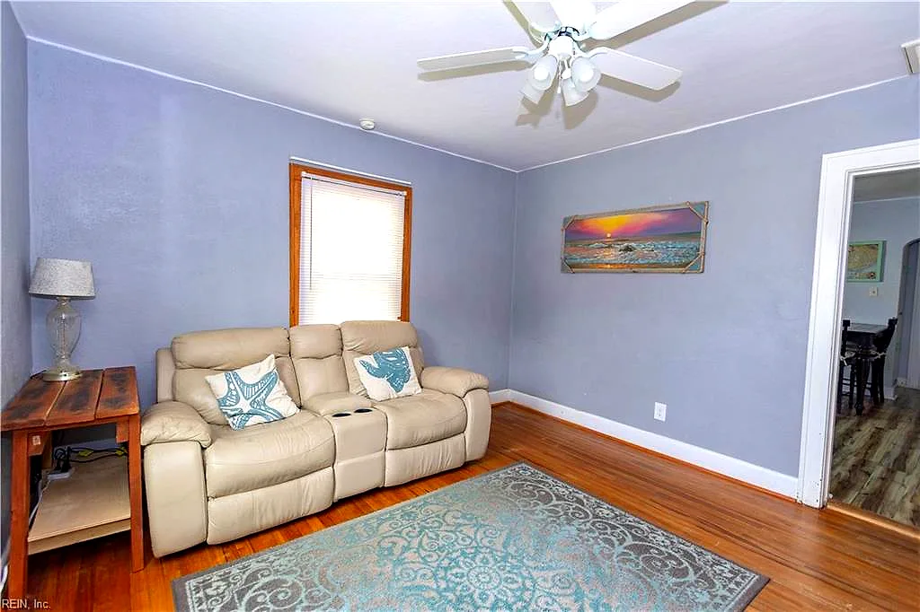 215 E Sewell Ave, Hampton — photo