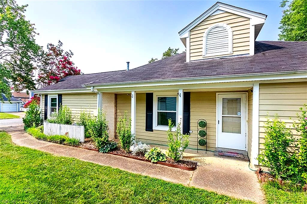 1005 Plum CT, NEWPORT NEWS VA 23608