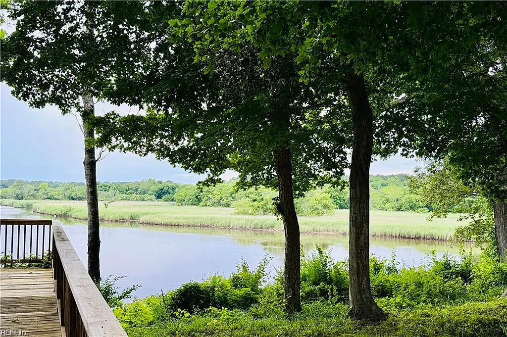 129 River Point Dr, Suffolk — photo