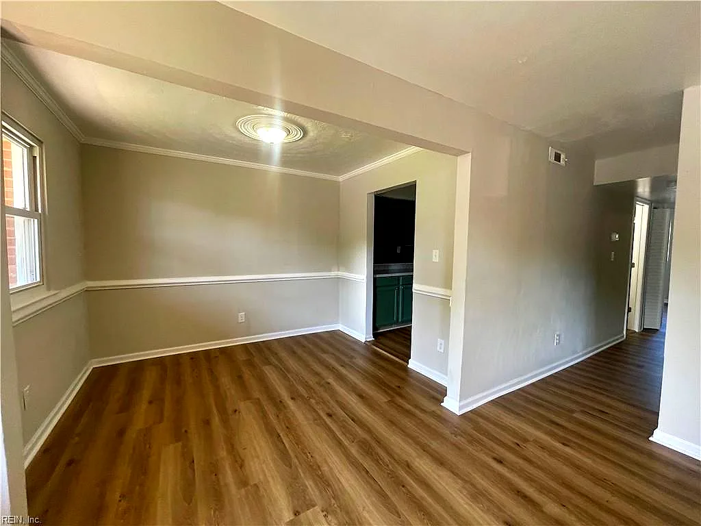 719 Marvin Ave #105, Norfolk — photo