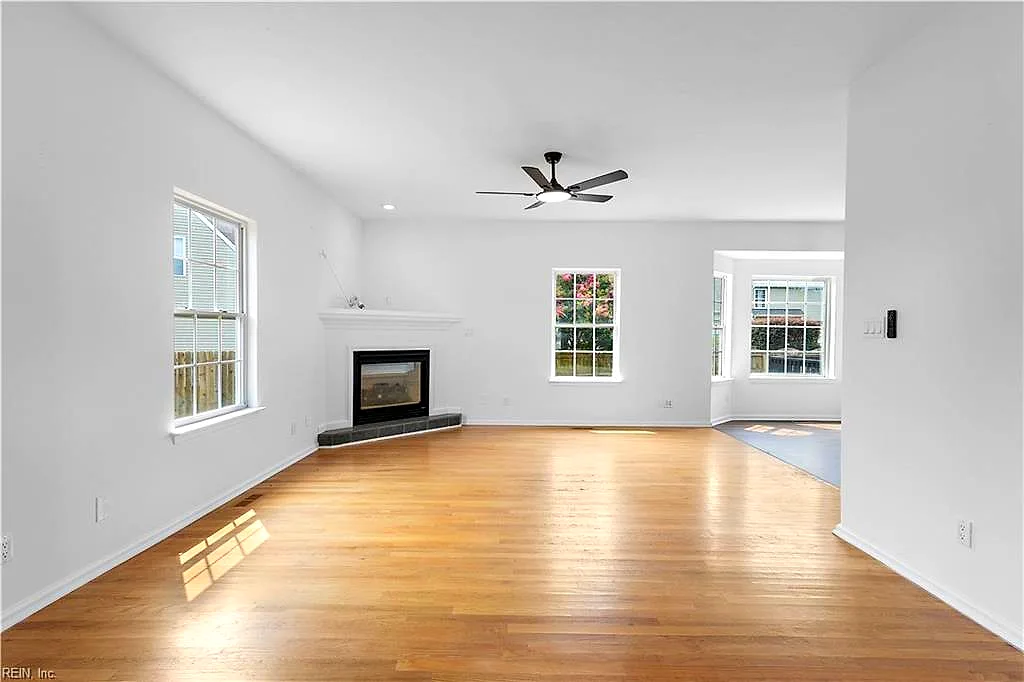892 Daniel Maloney Dr, Virginia Beach — photo
