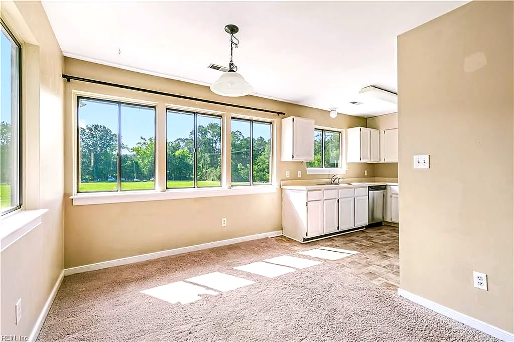 5992 Ware Point Rd, Gloucester — photo