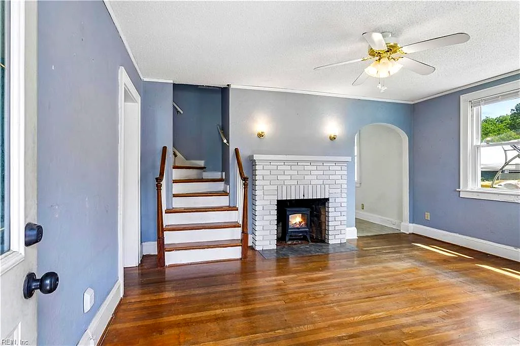 436 Woodford St, Norfolk — photo
