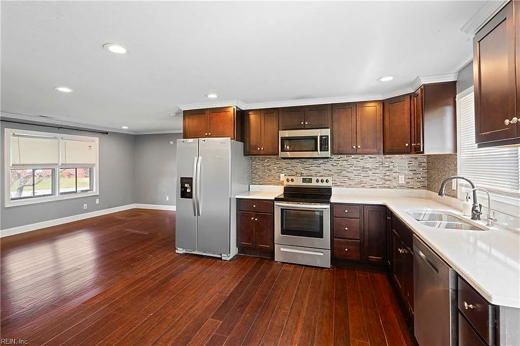 301 Viking St, Portsmouth — photo