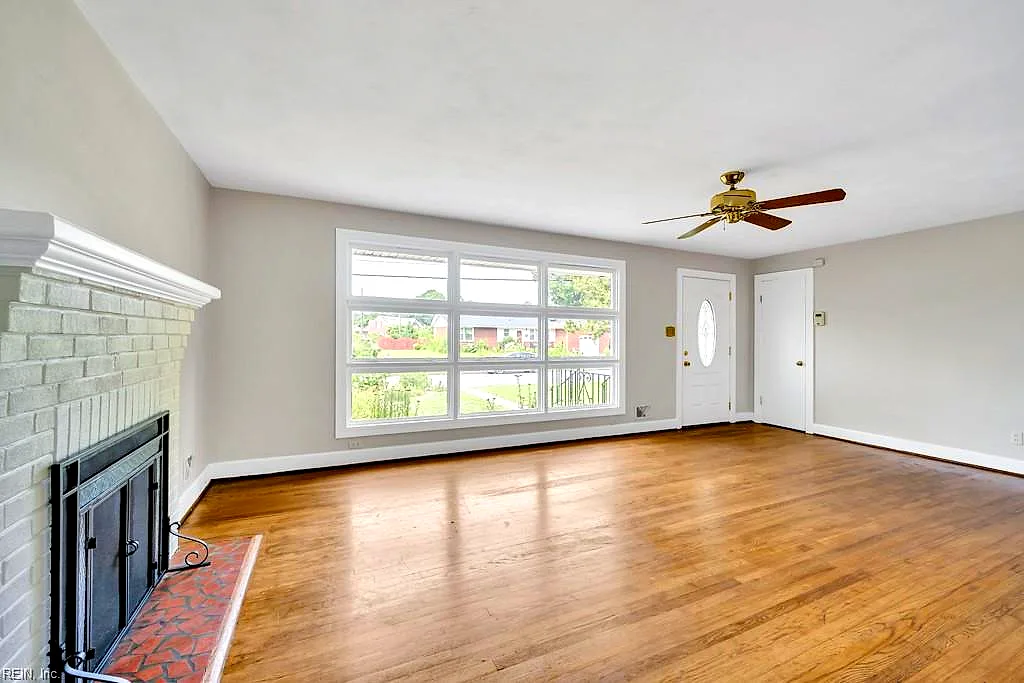 123 Lynn Dr, Portsmouth — photo