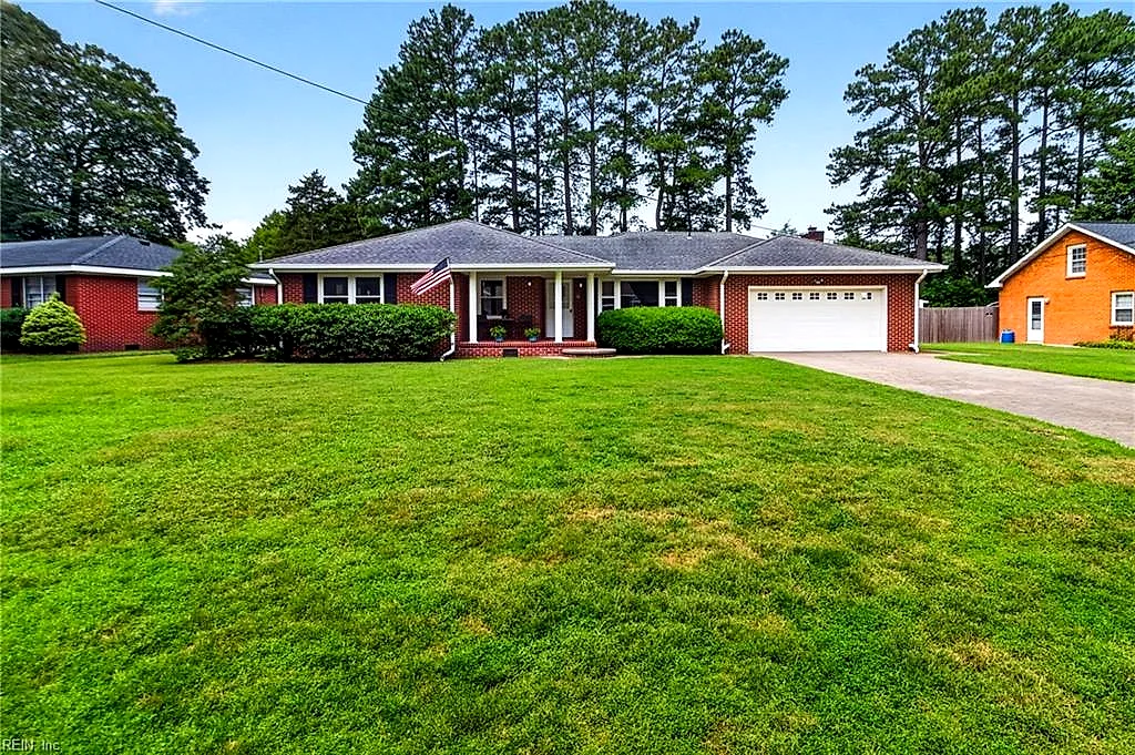 208 Woodford Dr, Chesapeake — photo