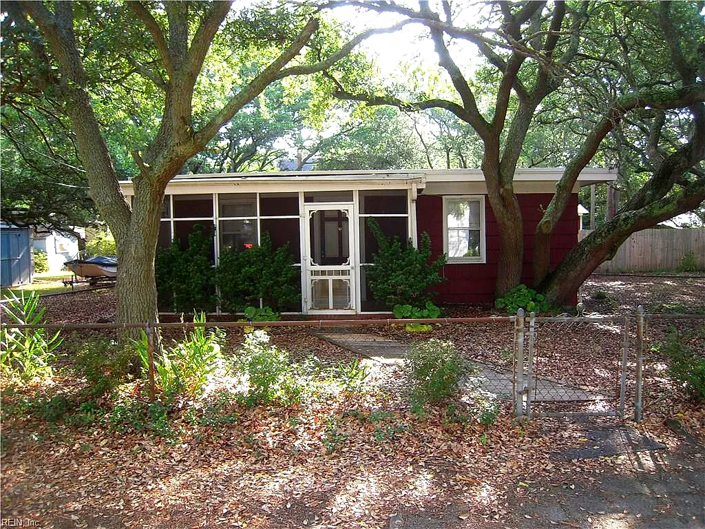 2302 Oak St, Virginia Beach — photo