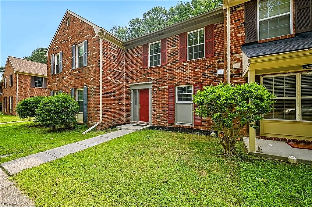 300 Witness LN #B, NEWPORT NEWS VA 23608