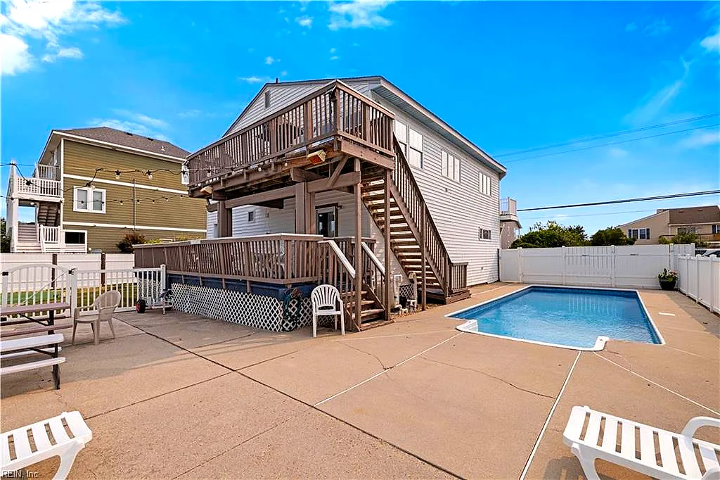 2741 Sandpiper Rd, Virginia Beach — photo