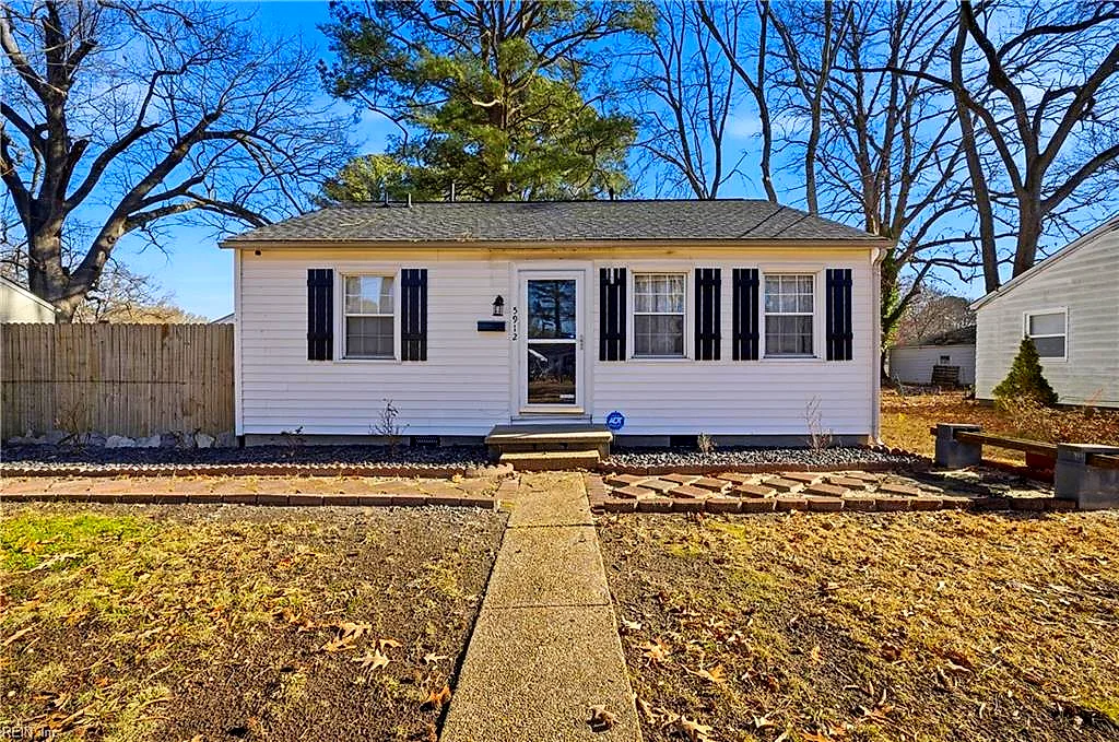 5912 Andrew PL, NEWPORT NEWS VA 23605