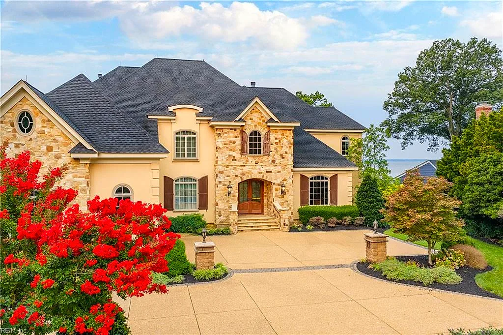 809 Riverside DR, NEWPORT NEWS VA 23606
