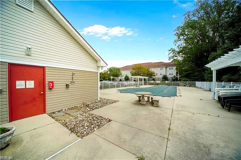 912 Southmoor Dr #206, Virginia Beach — photo