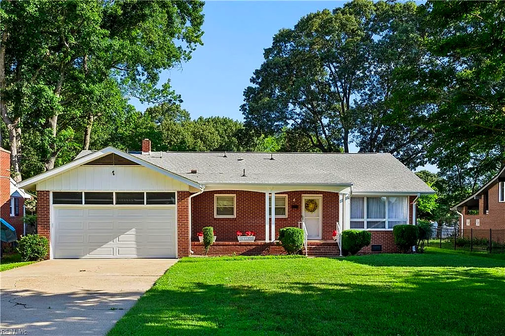 4 Mimosa CRES, HAMPTON VA 23661