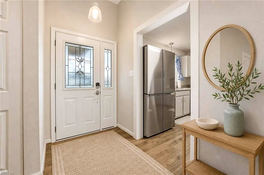 102 Diggs Dr, Hampton — photo