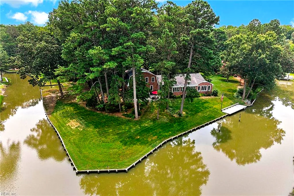 114 Bonito Dr, Yorktown — photo