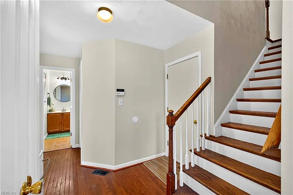 1032 Windward Ln, Suffolk — photo