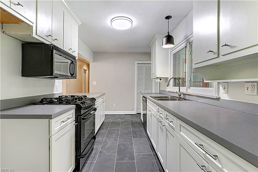 5 Draper Ln, Newport News — photo