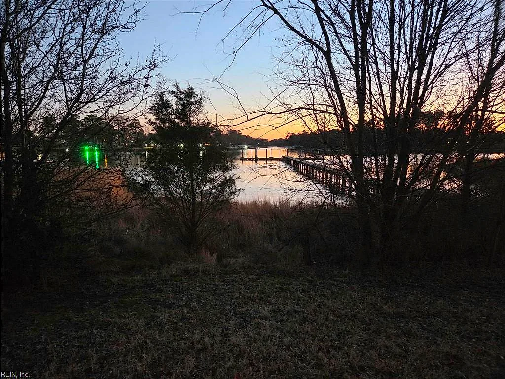 460 Shorewood Ct, Norfolk — photo