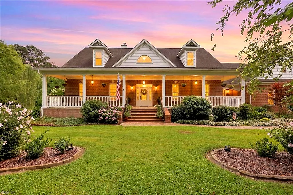 377 Homestead RD, CHESAPEAKE VA 23321