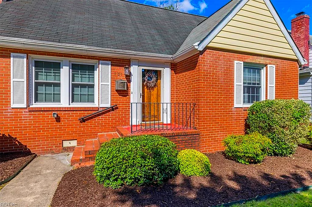 131 Robinson Rd, Hampton — photo