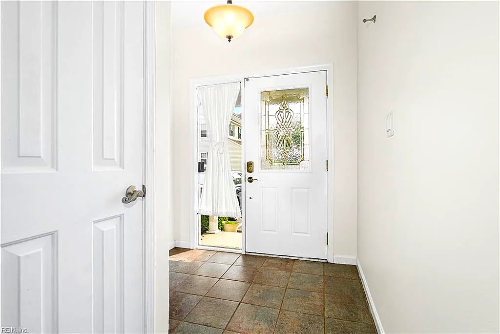 4938 April Ave, Virginia Beach — photo