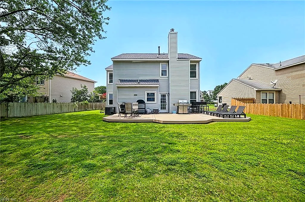 825 Whispering Woods Ct, Virginia Beach — photo