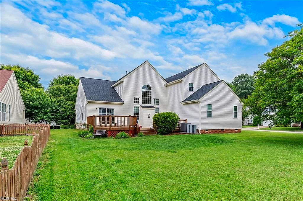 101 Terrance Cir, Yorktown — photo