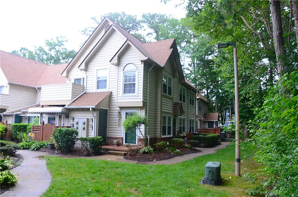 401 Bracknell Arch. ARCH #F, CHESAPEAKE VA 23320