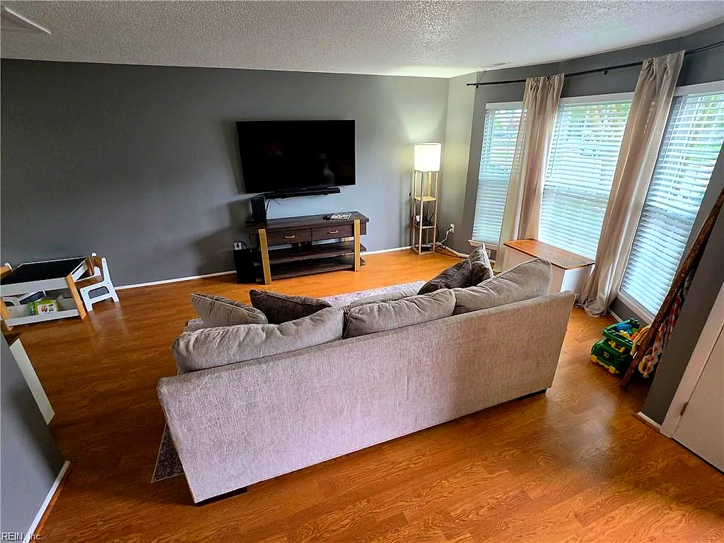 3690 Windmill Dr, Virginia Beach — photo