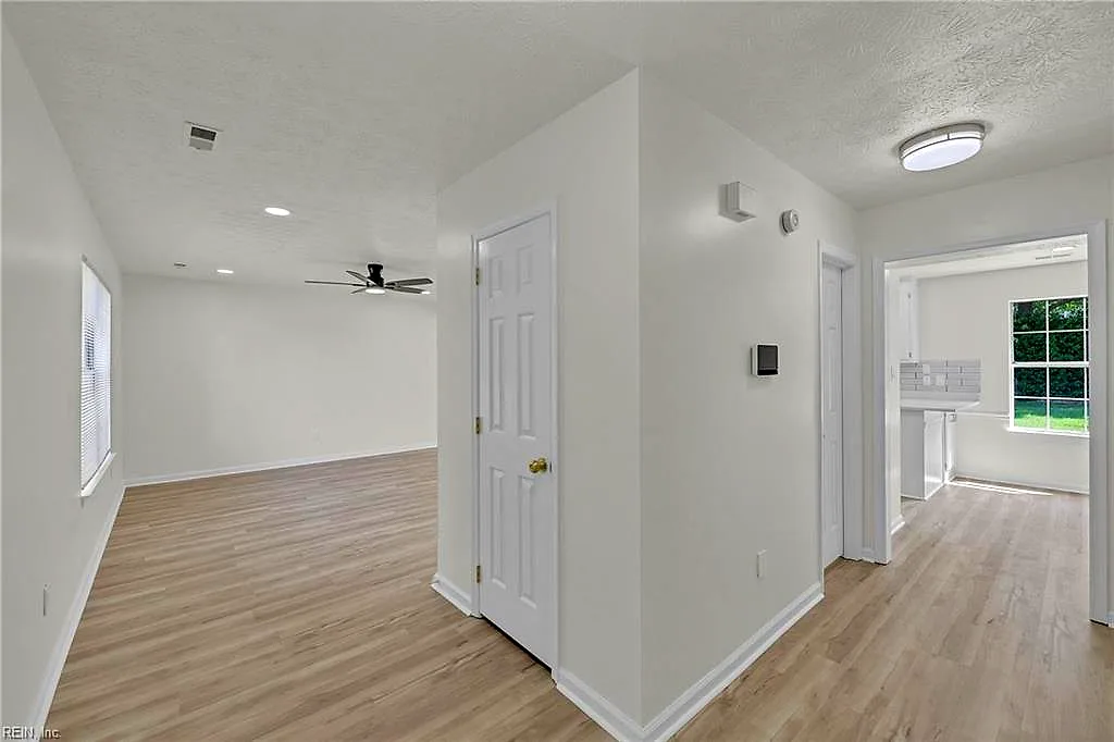 714 Mainsail Dr, Newport News — photo