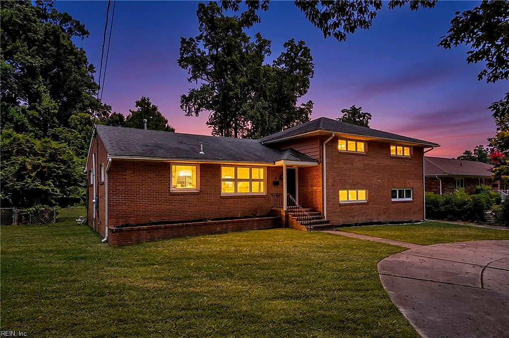 6 Downing PL, NEWPORT NEWS VA 23606