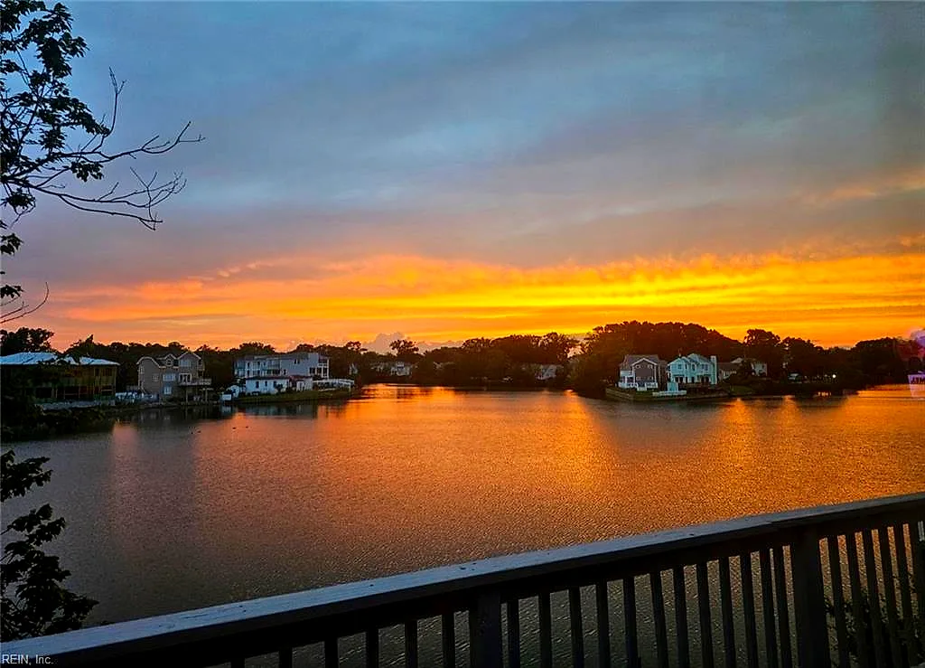 209 Lake DR, VIRGINIA BEACH VA 23451