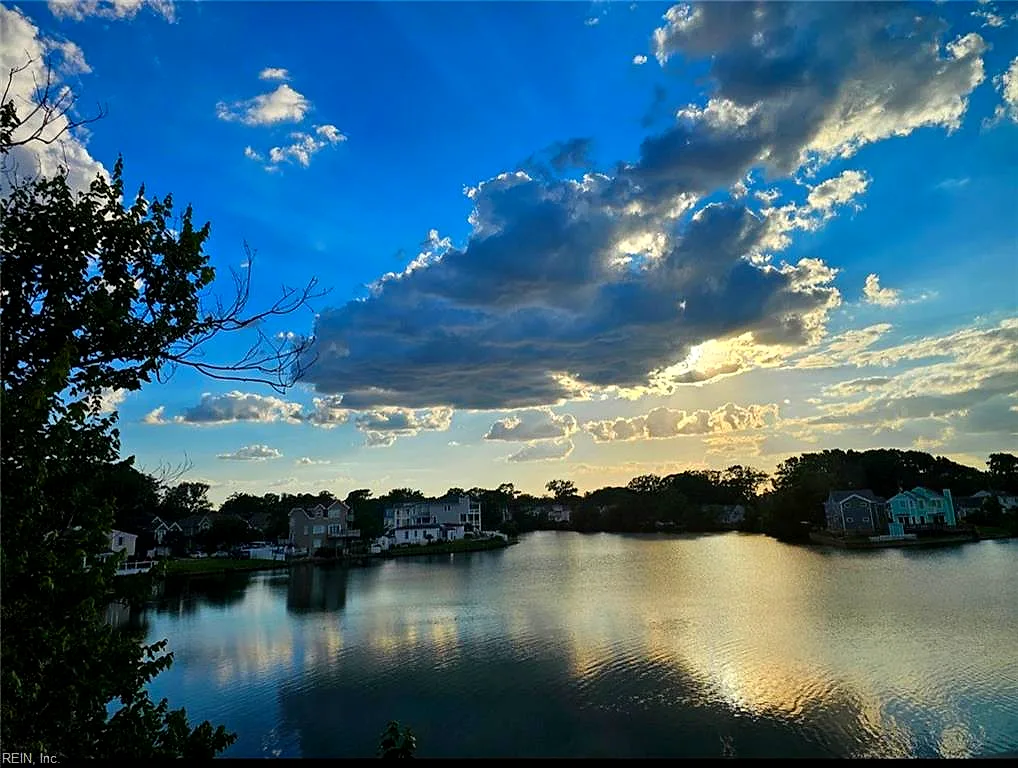 209 Lake Dr, Virginia Beach — photo