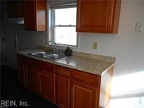 718 W Queen St, Hampton — photo