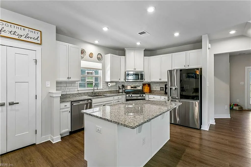 115 Legacy BLVD, POQUOSON VA 23662