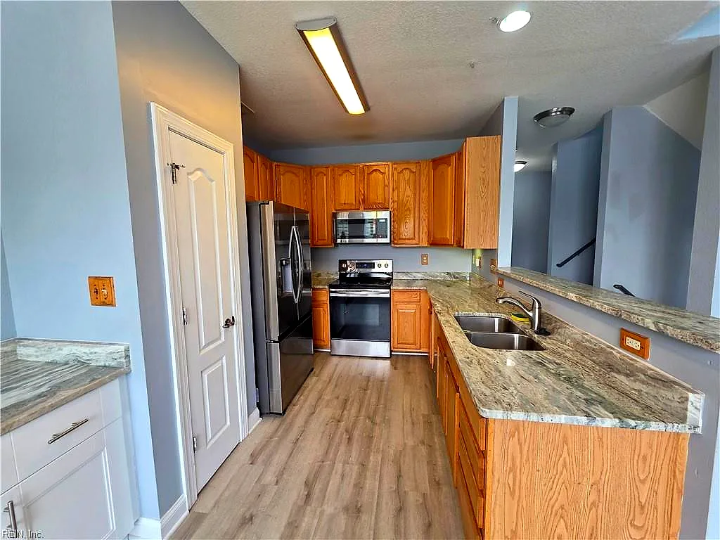 4461 Leamore Square Rd, Virginia Beach — photo
