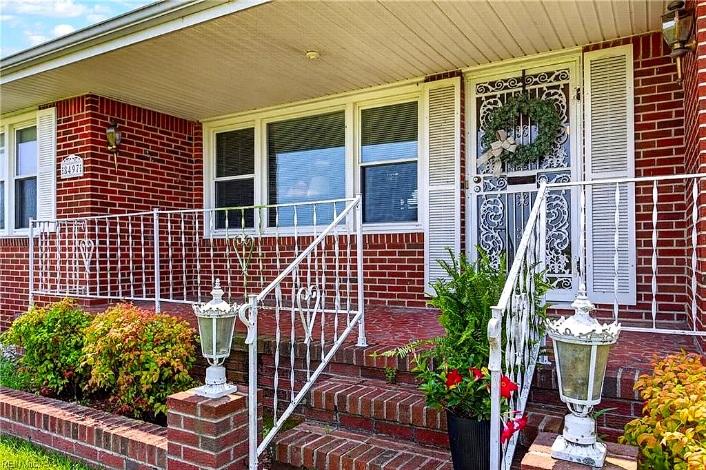 8497 Gates Rd, Suffolk — photo