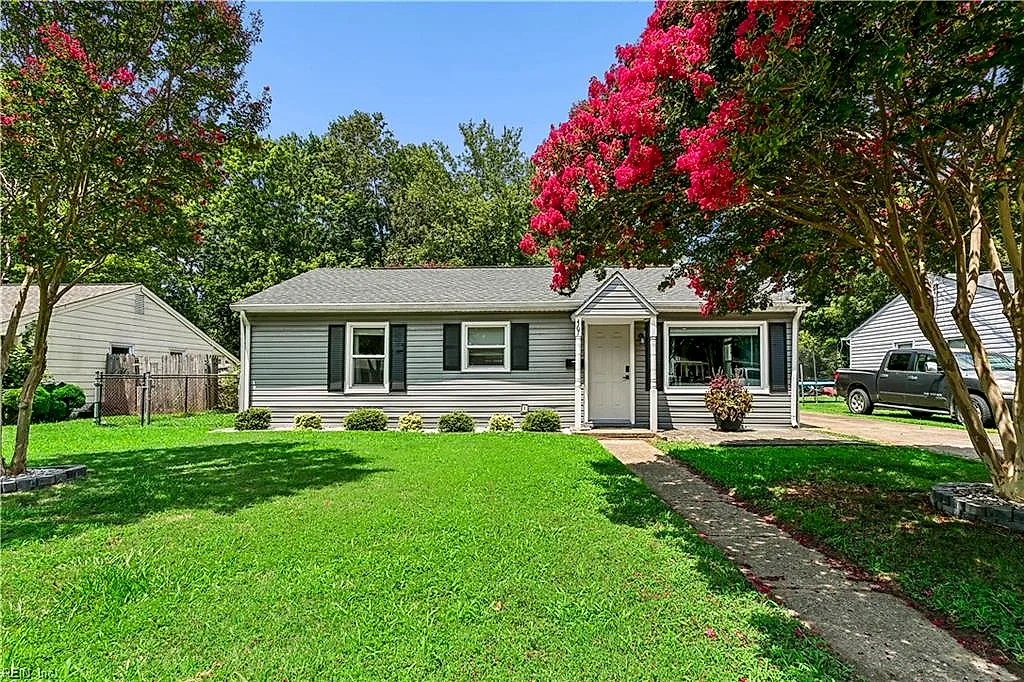 467 Cedar Dr, Hampton — photo
