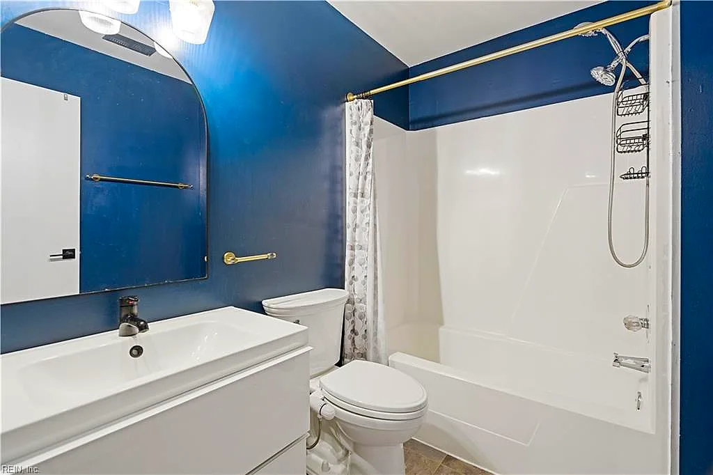 1302 Elk Ct, Virginia Beach — photo