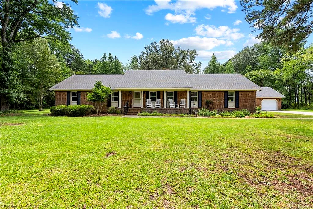 3249 Pioneer LN, CHESAPEAKE VA 23323