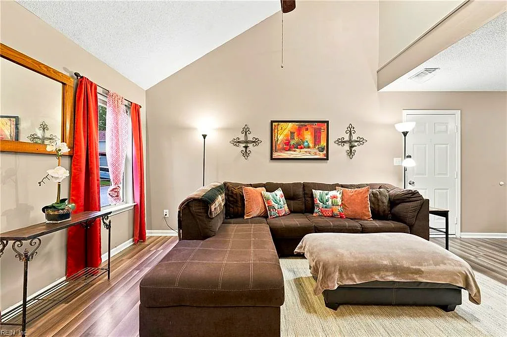 205 Hunt Club Rn S, Newport News — photo