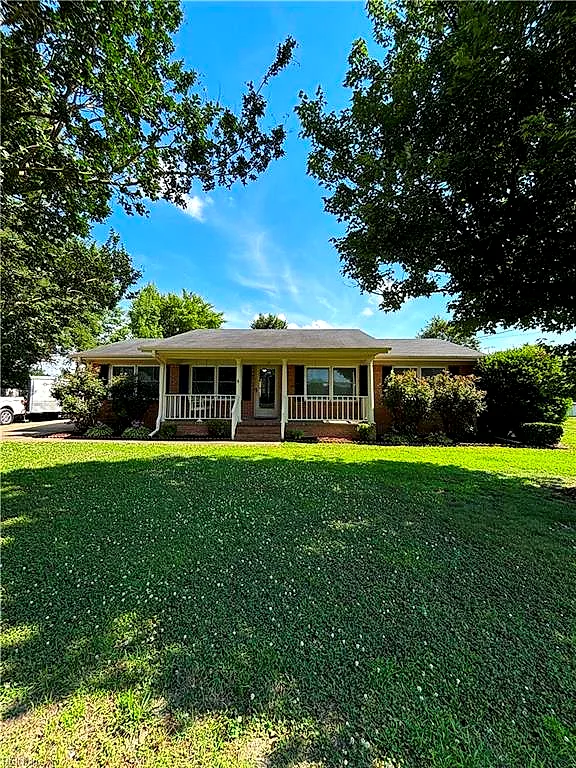 17 Randolph Dr, Windsor — photo