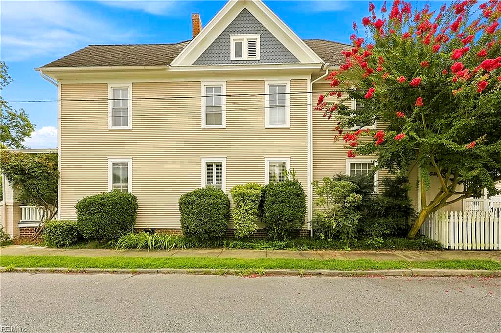 813 W Main St, Elizabeth City — photo