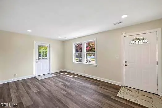 2200 Columbia Ave, Norfolk — photo