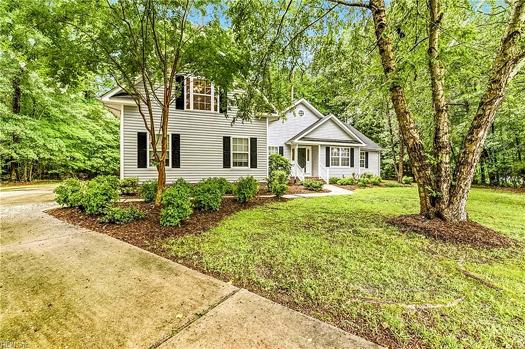 209 Bishop CIR, SMITHFIELD VA 23430
