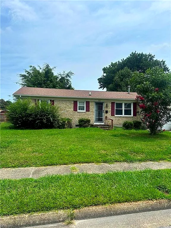 1213 Lakeview CT, CHESAPEAKE VA 23323