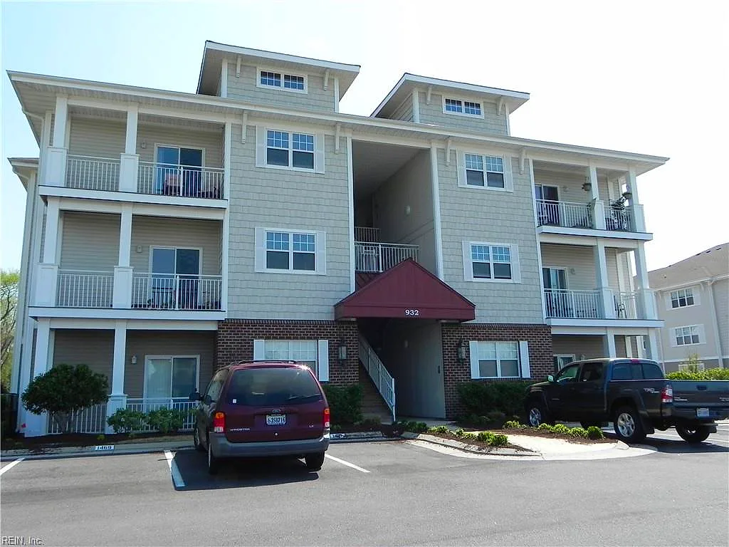 932 Southmoor Dr #205, Virginia Beach — photo