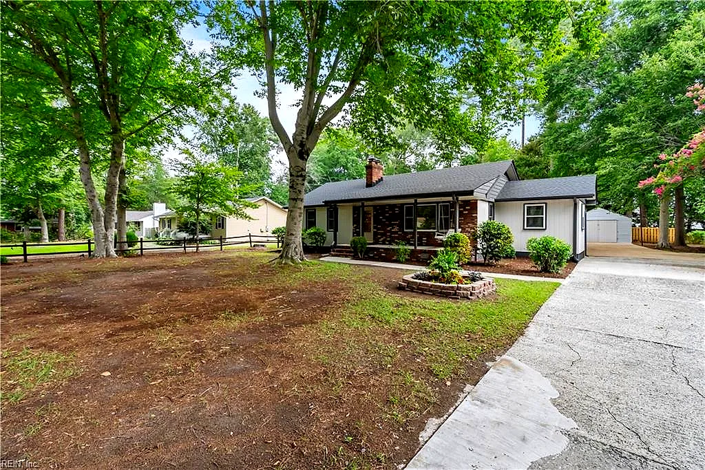 221 Rich RD, YORKTOWN VA 23693