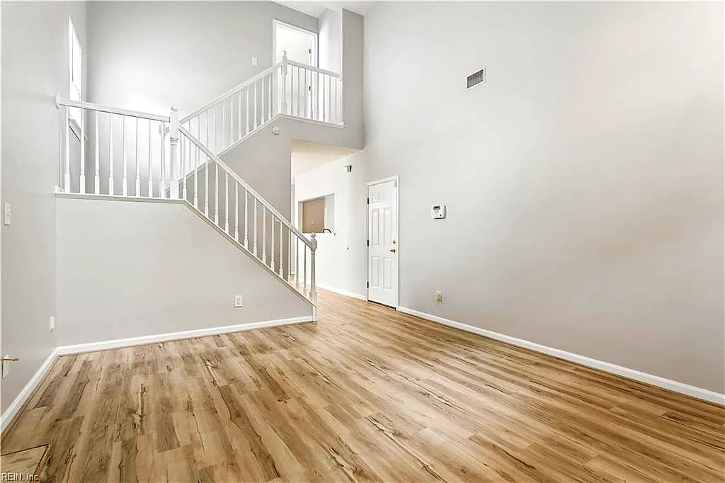 108 Nathan Pl, Yorktown — photo